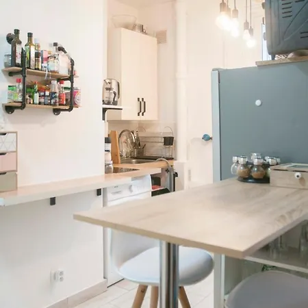 아파트 Bright Flat Near Paris 샤랑통르퐁